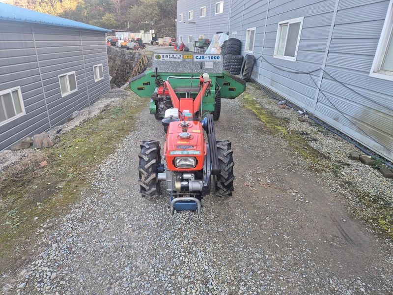 장터 상품 [대동10마력경운기살포기] 썸네일