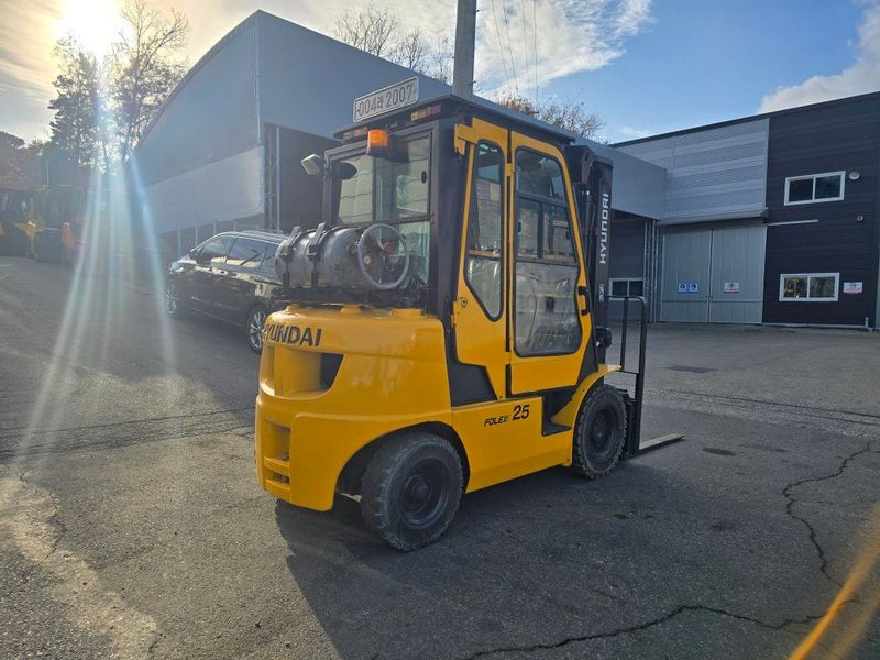 한효진님의 장터 판매 상품 [2.5톤 가스식 중고지게차 캐빈 싸이드쉬프트] 첨부 사진