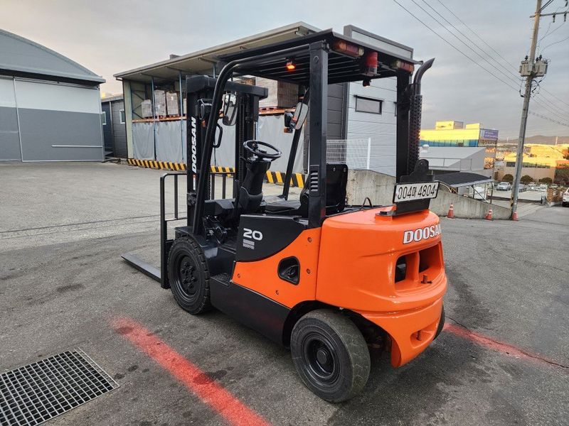 한효진님의 장터 판매 상품 [두산 2톤 힘좋은 디젤 중고지게차 ] 첨부 사진