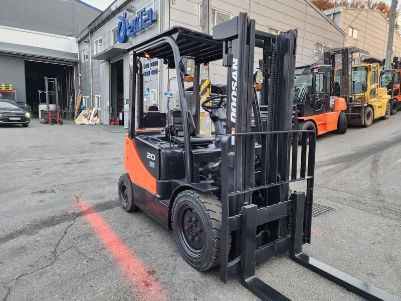 한효진님의 장터 판매 상품 [두산 2톤 힘좋은 디젤 중고지게차 ] 첨부 사진