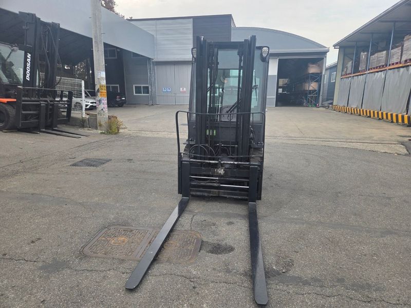 한효진님의 장터 판매 상품 [두산 2.5톤 디젤 중고지게차 캐빈] 첨부 사진