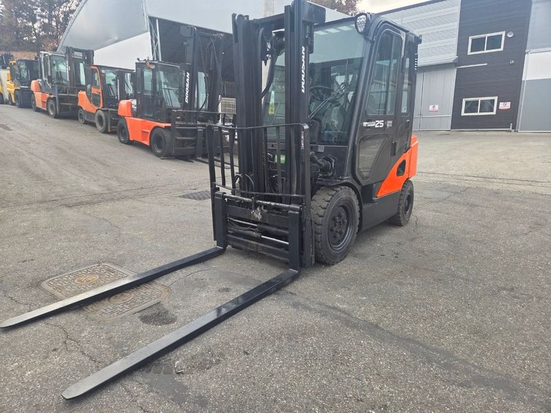 한효진님의 장터 판매 상품 [두산 2.5톤 디젤 중고지게차 자동발 캐빈] 첨부 사진