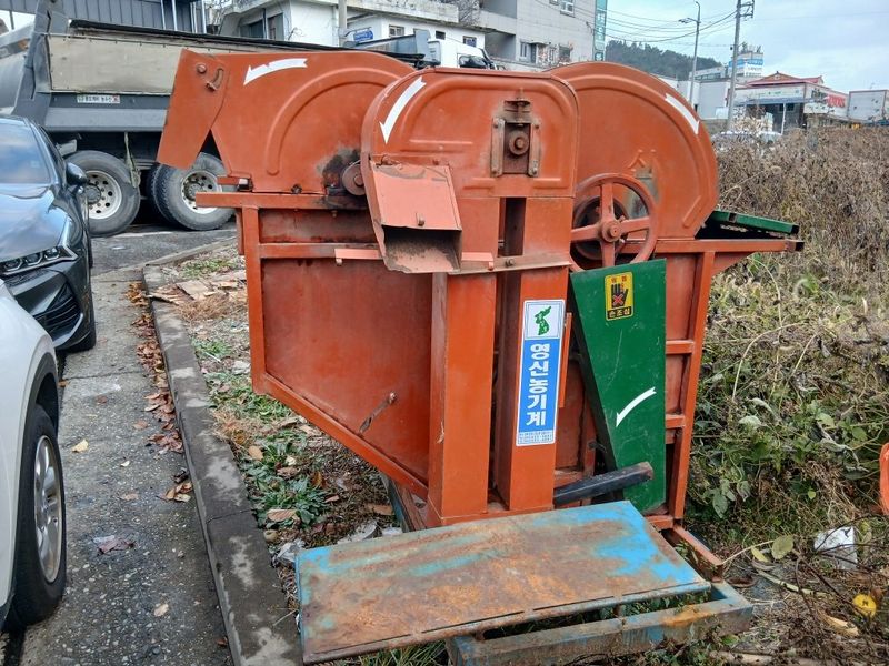 최도윤(중고농기계)님의 장터 판매 상품 [트렉터용 콩탈곡기 판매합니다 ] 첨부 사진