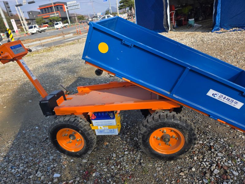 최도윤(중고농기계)님의 장터 판매 상품 [근우테크 전동 운반차 판매 합니다 ] 첨부 사진