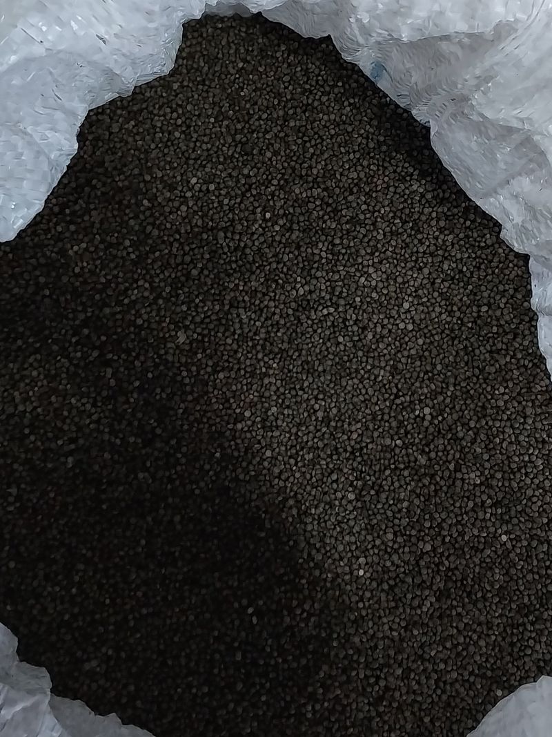 장터 상품 [검은들깨  키로 만칠천원] 썸네일