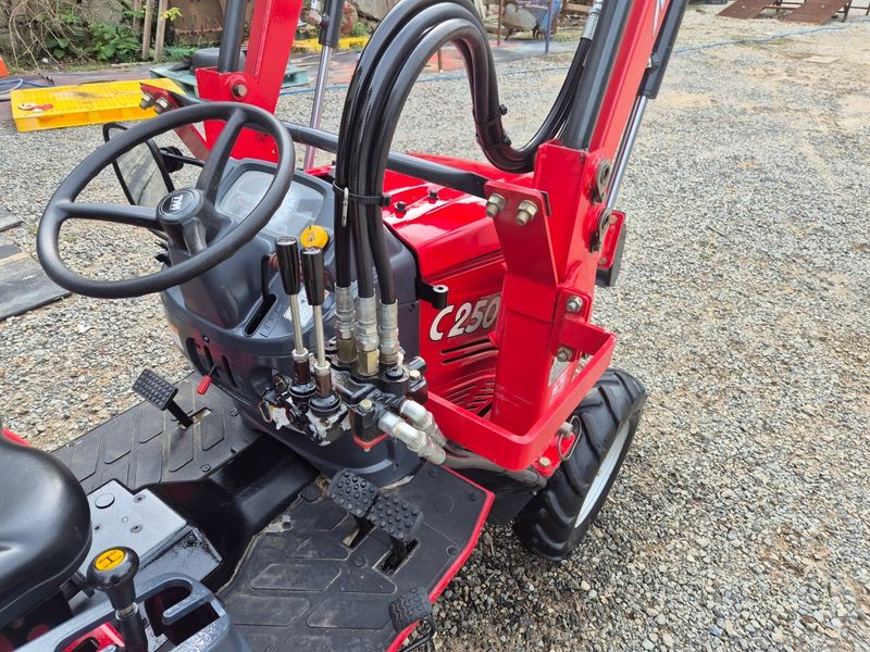 일개미(4454)님의 장터 판매 상품 [TYM-C250트랙터] 첨부 사진