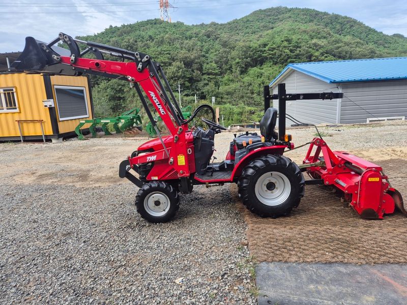 일개미(4454)님의 장터 판매 상품 [TYM-C250트랙터] 첨부 사진