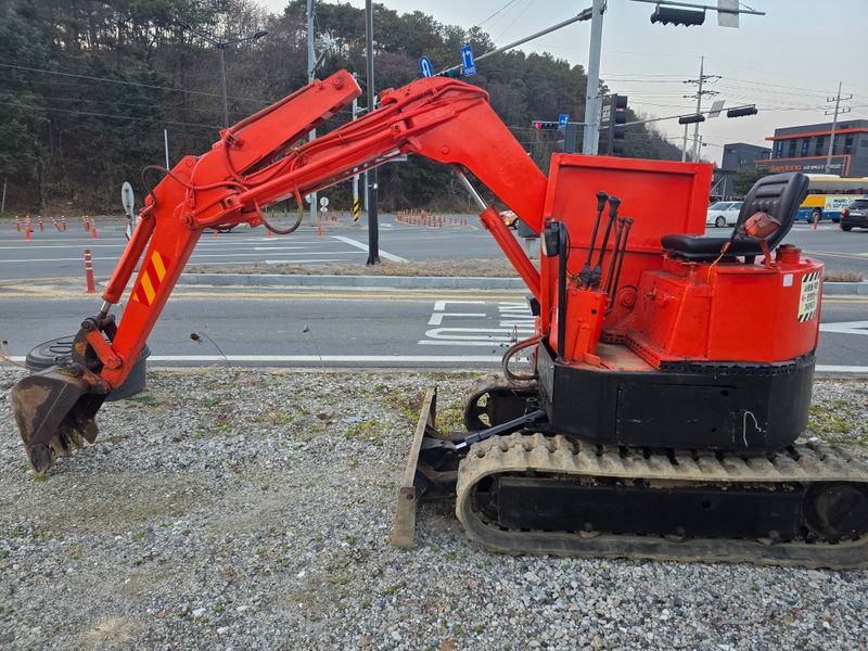 최도윤(중고농기계)님의 장터 판매 상품 [현대포크레인 hx15sr 판매합니다] 첨부 사진