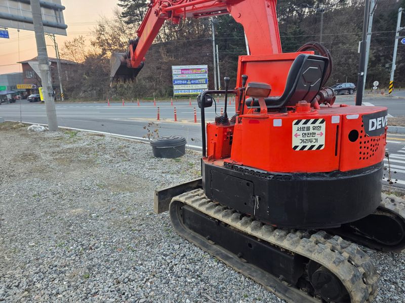 최도윤(중고농기계)님의 장터 판매 상품 [현대포크레인 hx15sr 판매합니다] 첨부 사진