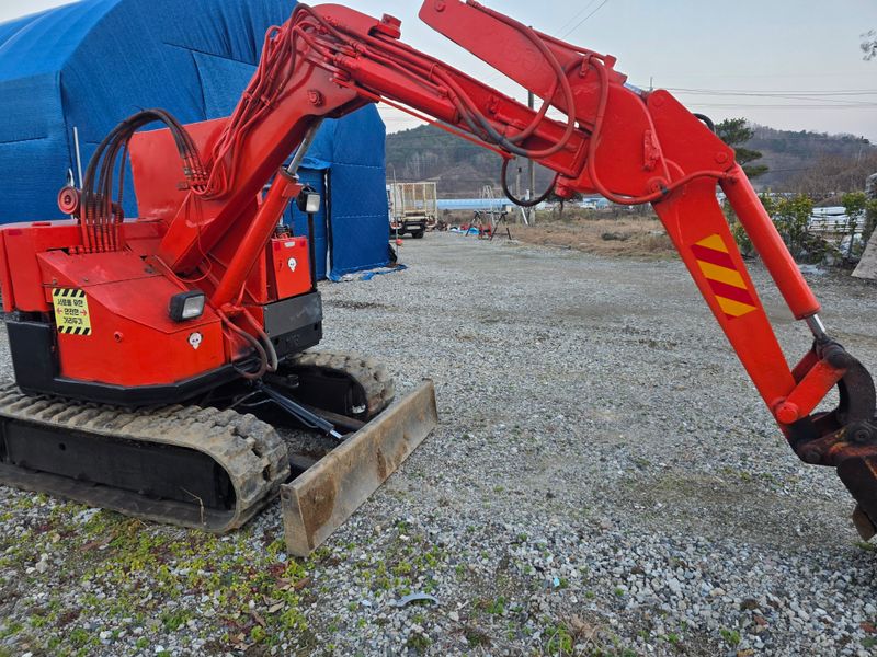 최도윤(중고농기계)님의 장터 판매 상품 [현대포크레인 hx15sr 판매합니다] 첨부 사진