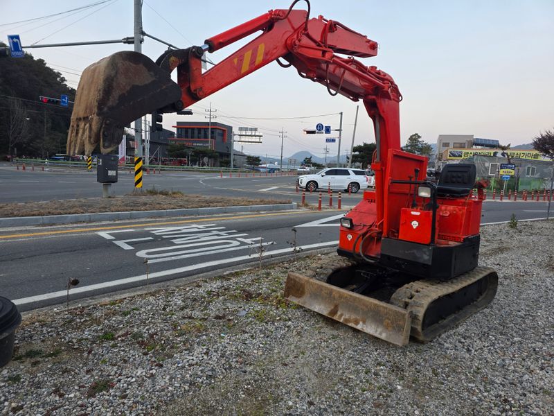 최도윤(중고농기계)님의 장터 판매 상품 [현대포크레인 hx15sr 판매합니다] 첨부 사진