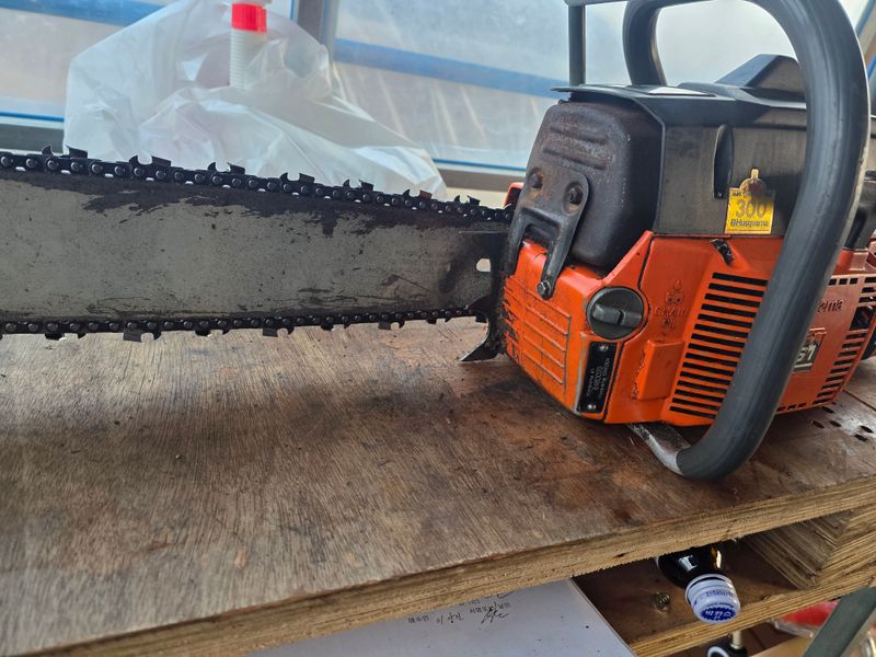 장터 상품 [허스크바나 61엔진톱 판매합니다 ] 썸네일