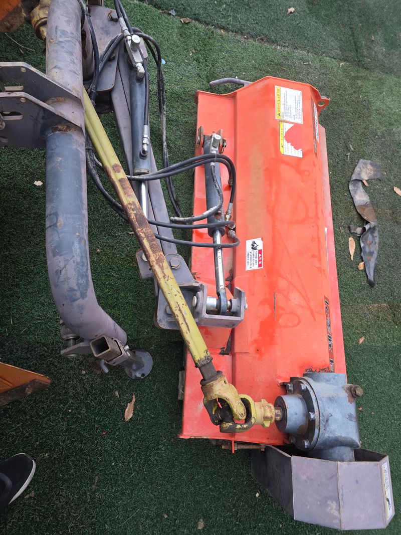 최도윤(중고농기계)님의 장터 판매 상품 [트렉터용 유압제초 파쇄기 판매합니다] 첨부 사진
