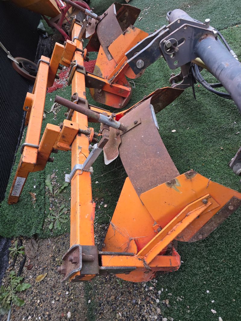 최도윤(중고농기계)님의 장터 판매 상품 [트렉터용 두둑성형기 휴립기 판매합니다 ] 첨부 사진