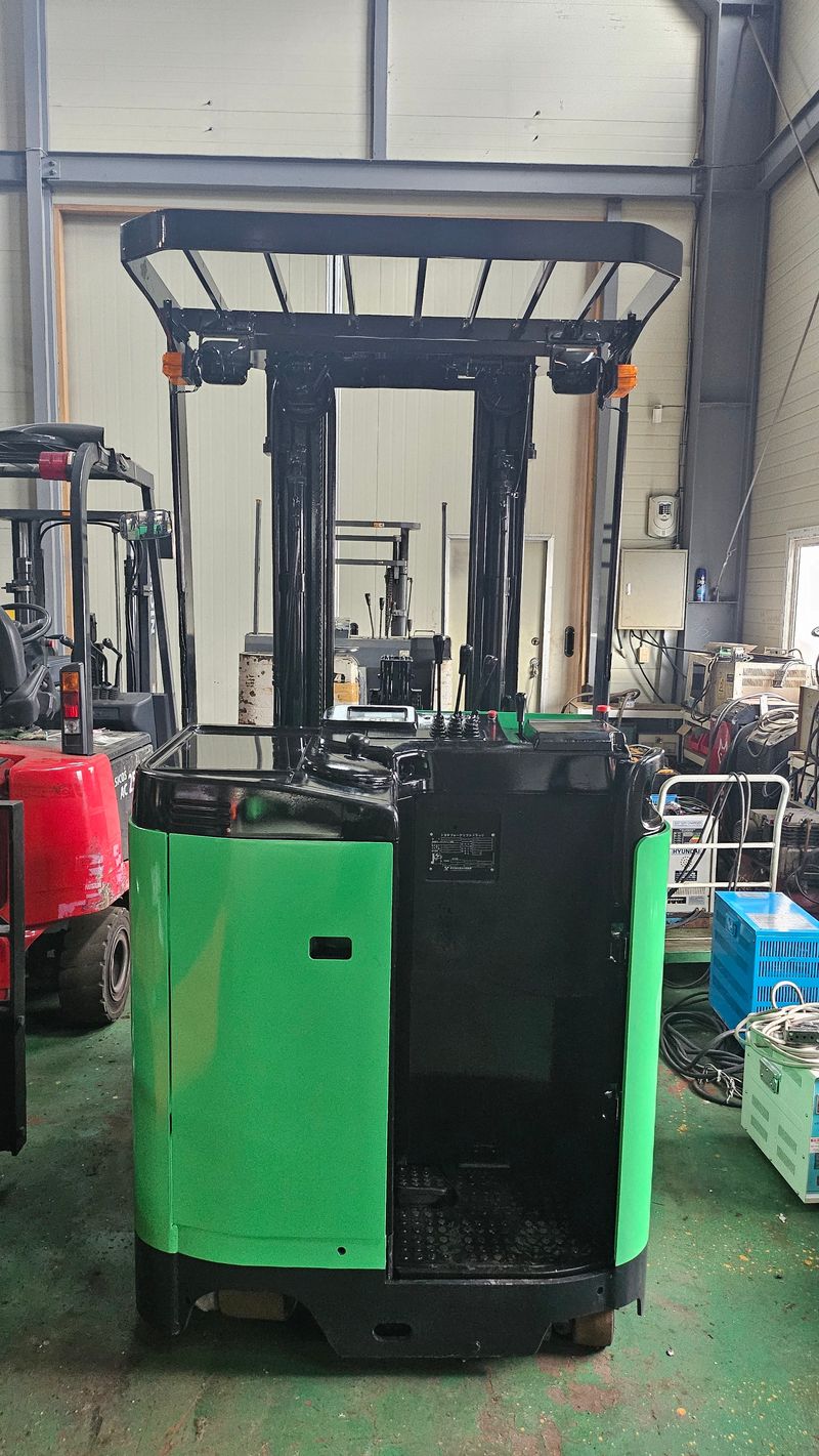 장터 상품 [급매 토요타 입식전동지게차1.5톤 3단마스트5500mm ] 썸네일