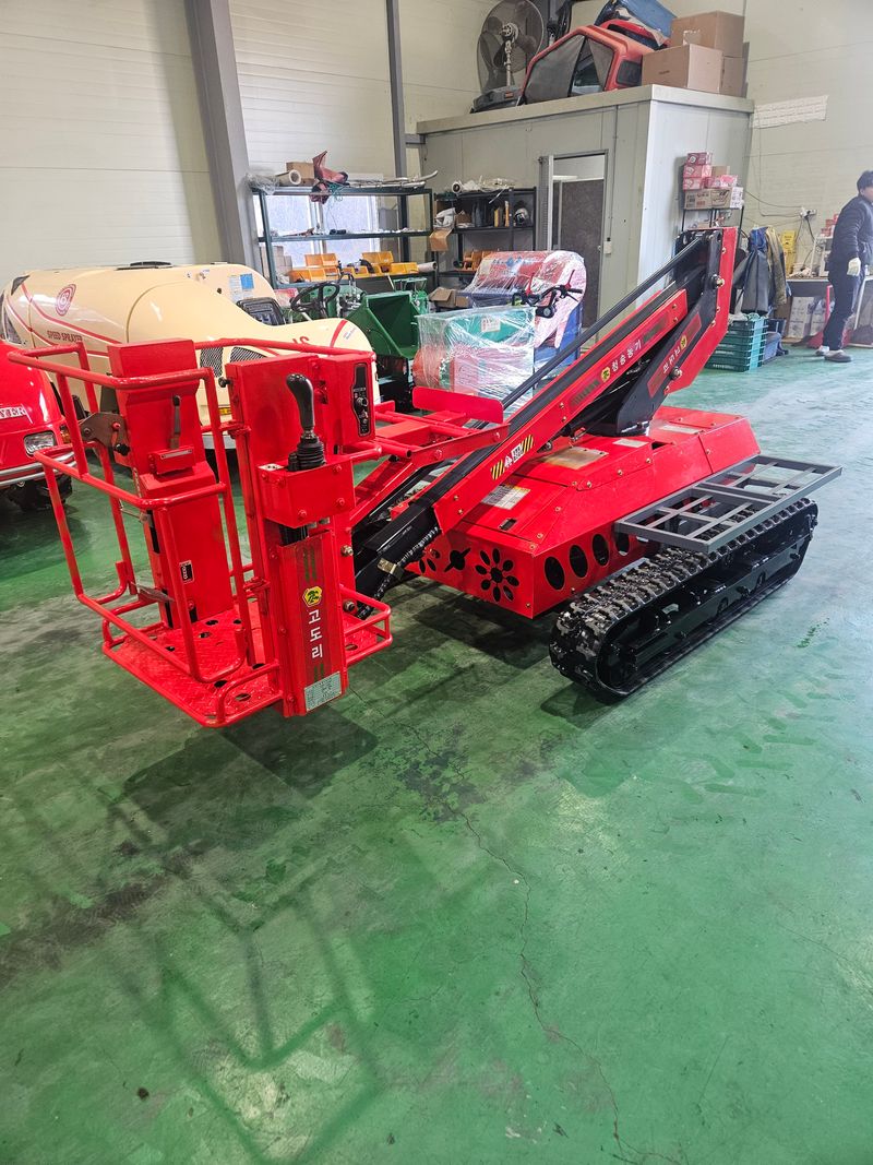 최태욱님의 장터 판매 상품 [청송농기 고소작업차 ] 첨부 사진