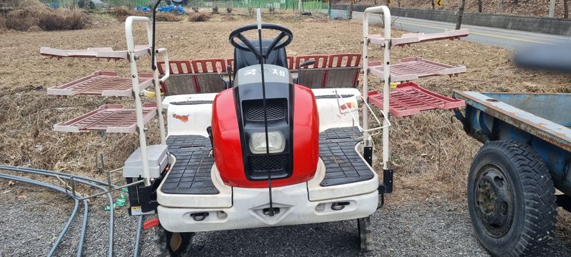 장터 상품 [국제6조 승용이앙기] 썸네일