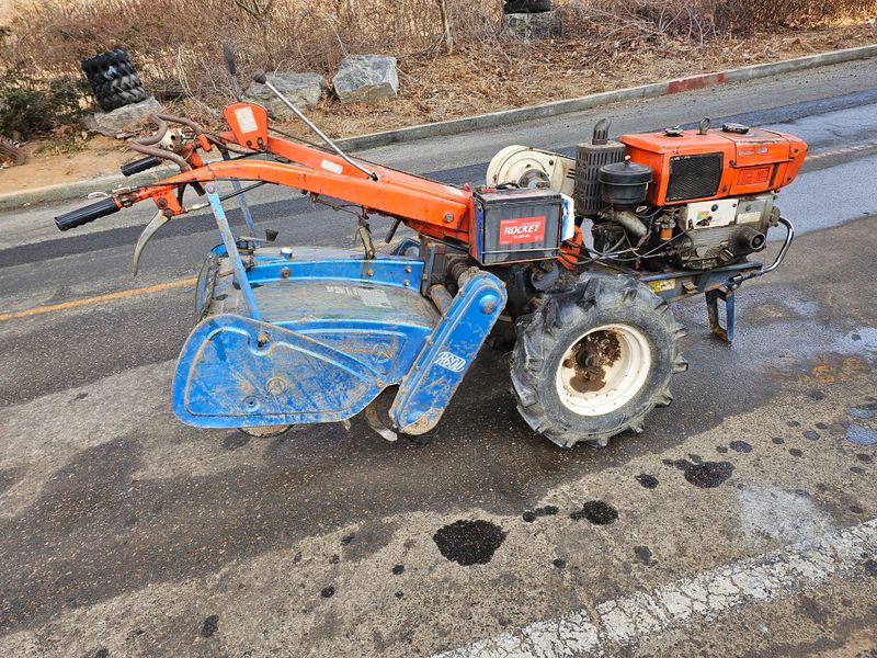 장터 상품 [대동경운기 10마력 (직접분사식.키시동겸용)] 썸네일