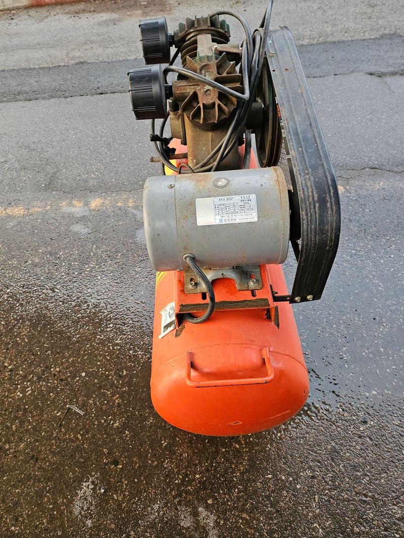 PJW3232님의 장터 판매 상품 [에어뱅크 콤푸레셔 (3마력 모터와 120L탱크)] 첨부 사진