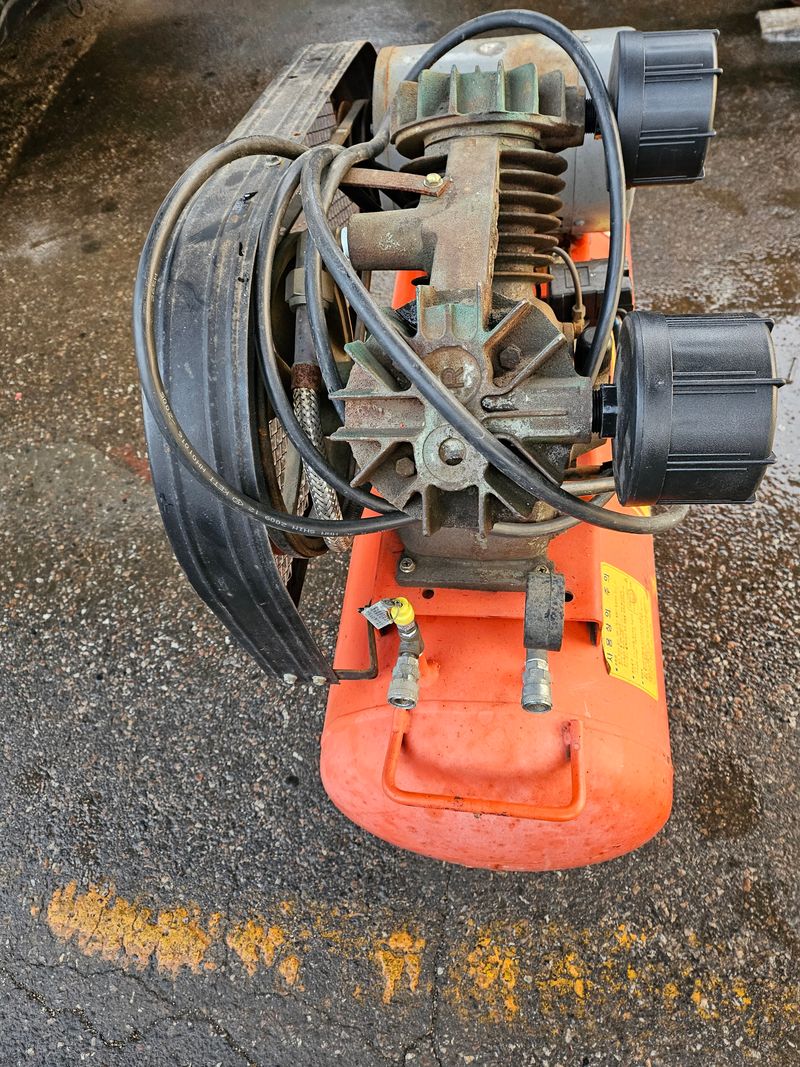 PJW3232님의 장터 판매 상품 [에어뱅크 콤푸레셔 (3마력 모터와 120L탱크)] 첨부 사진