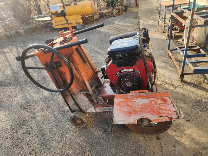 장터 상품 [도로절단기] 썸네일