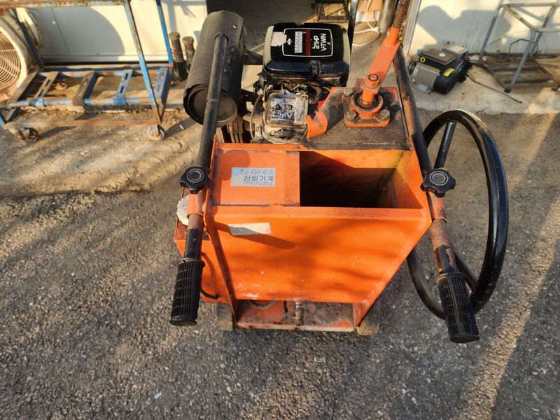수리남님의 장터 판매 상품 [도로절단기] 첨부 사진