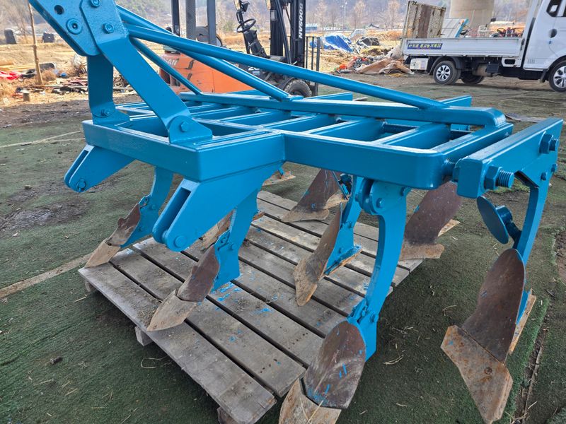 최도윤(중고농기계)님의 장터 판매 상품 [9련 평쟁기 판매합니다.] 첨부 사진