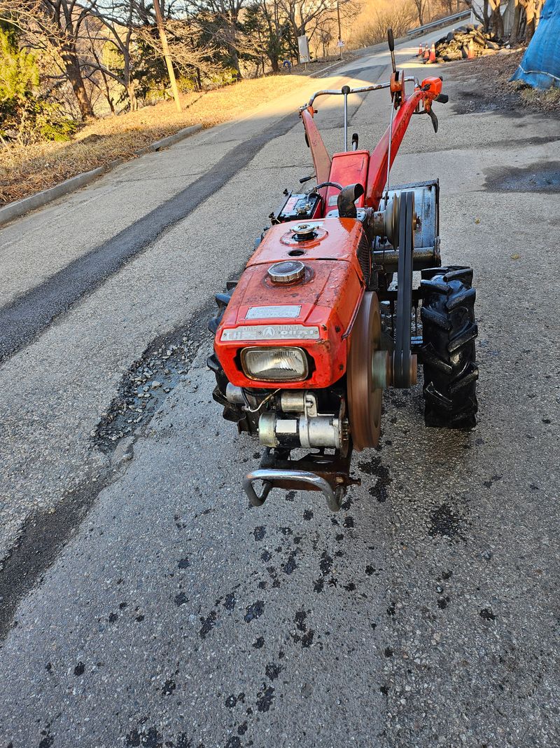 PJW3232님의 장터 판매 상품 [대동경운기 (10마력 키시동겸용)] 첨부 사진