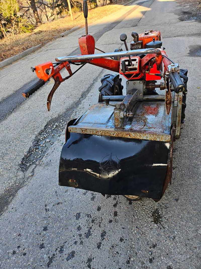 PJW3232님의 장터 판매 상품 [대동경운기 (10마력 키시동겸용)] 첨부 사진