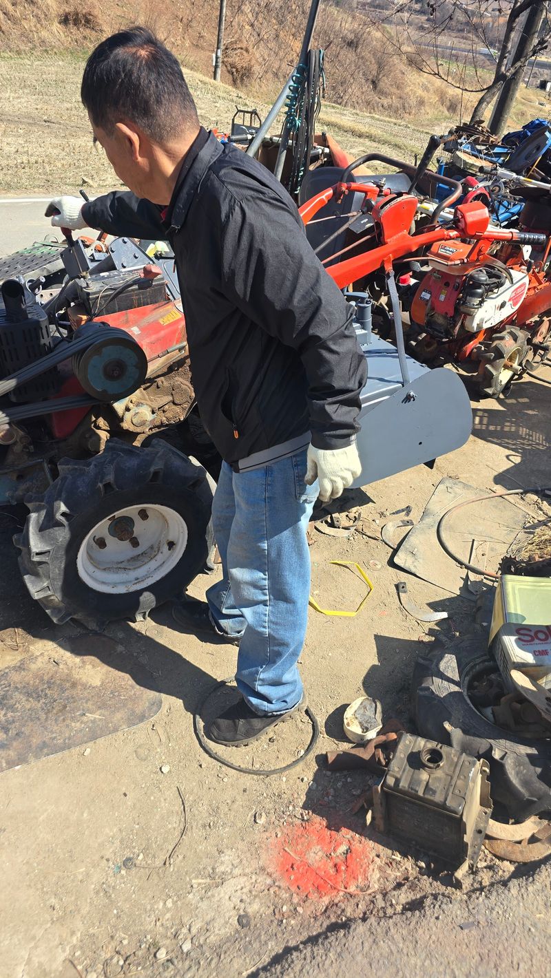 김문규님의 장터 판매 상품 [로타리용 동양경운기 8마력 키시동(판매완료)] 첨부 사진