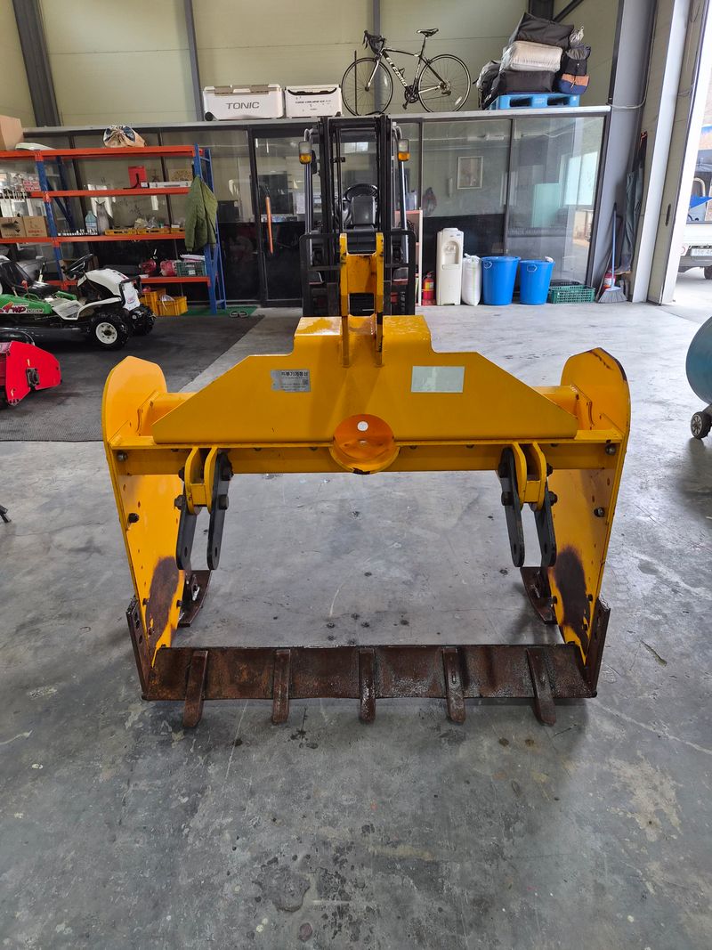 장터 상품 [트렉터용 땅속작물수확기 판매합니다 ] 썸네일