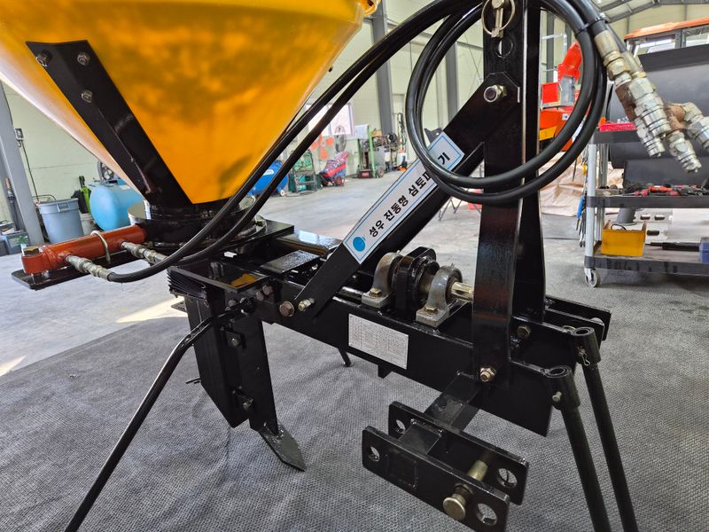 박현수님의 장터 판매 상품 [성우 유기물투입 진동형 심토파쇄기 판매합니다 ] 첨부 사진