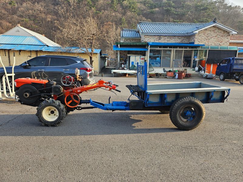 PJW3232님의 장터 판매 상품 [신형대동경운기 (10마력.키시동겸용)] 첨부 사진