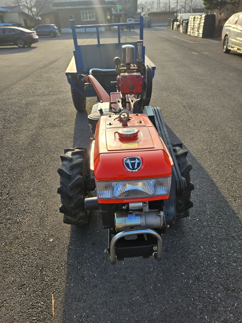 PJW3232님의 장터 판매 상품 [신형대동경운기 (10마력.키시동겸용)] 첨부 사진