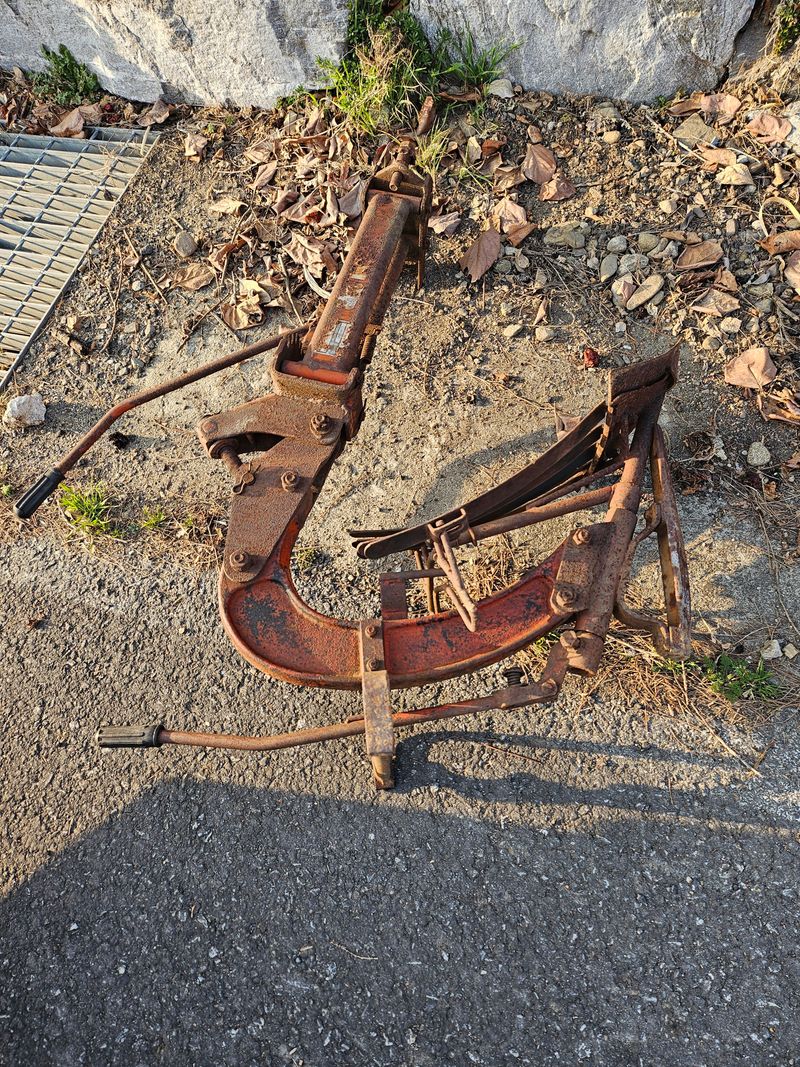 PJW3232님의 장터 판매 상품 [신형대동경운기 (10마력.키시동겸용)] 첨부 사진