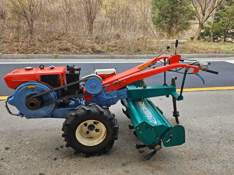 PJW3232님의 장터 판매 상품 [대동경운기 (10마력.키시동겸용)] 첨부 사진