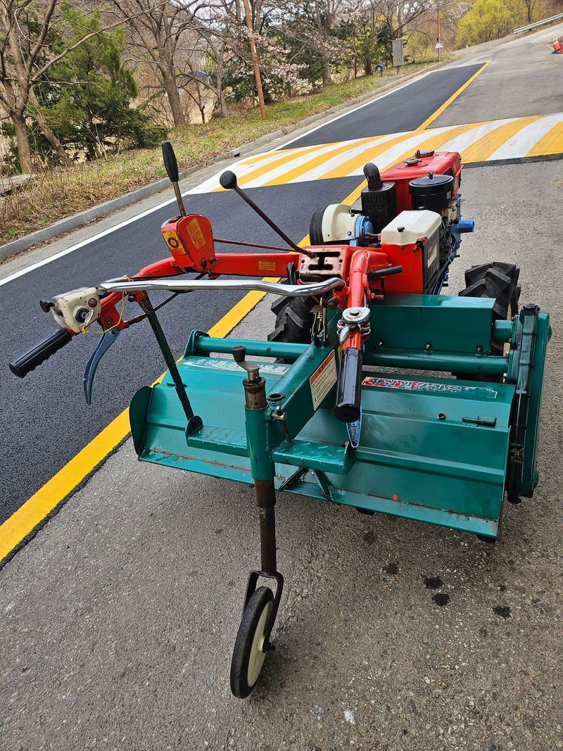 PJW3232님의 장터 판매 상품 [대동경운기 (10마력.키시동겸용)] 첨부 사진