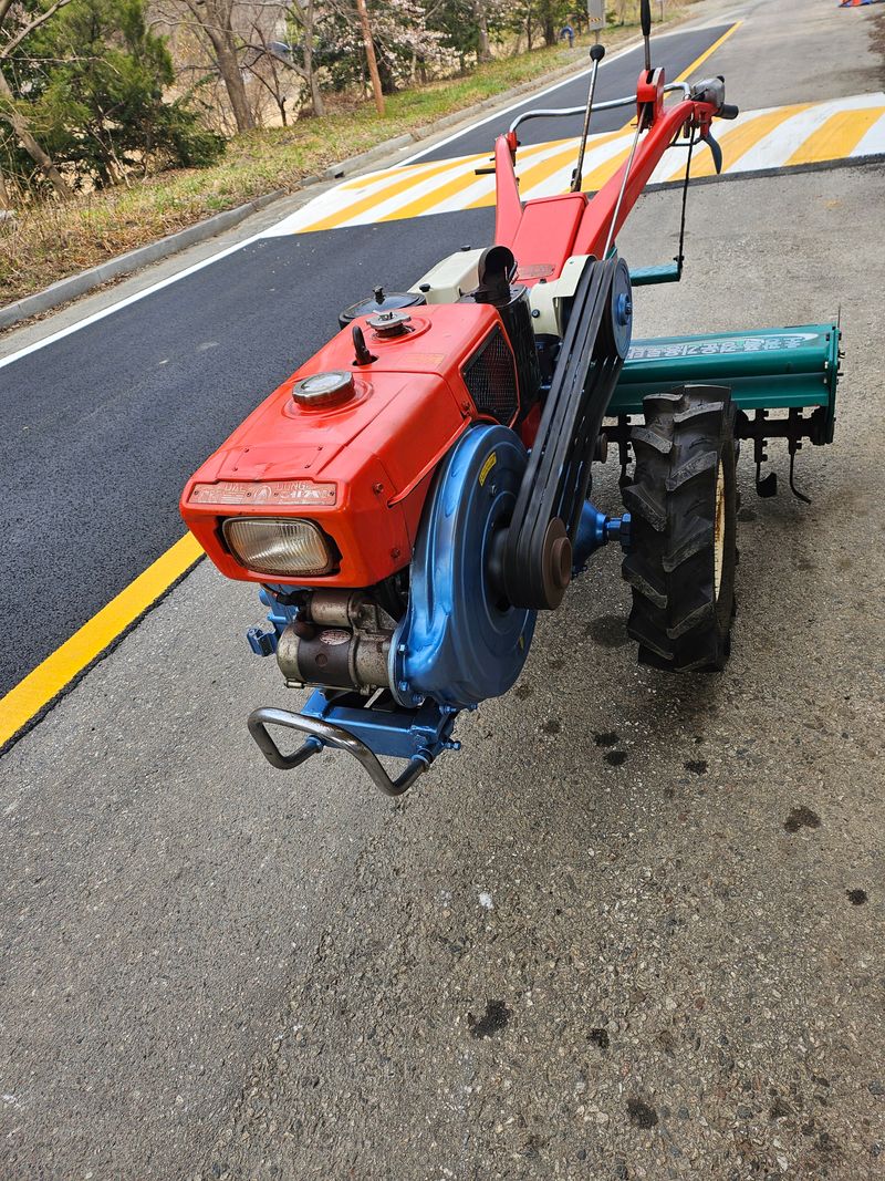 장터 상품 [대동경운기 (10마력. 직사식. 키시동겸용)] 썸네일