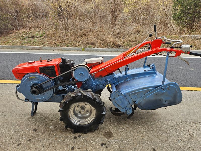 PJW3232님의 장터 판매 상품 [대동경운기 (10마력. 직사식. 키시동겸용)] 첨부 사진