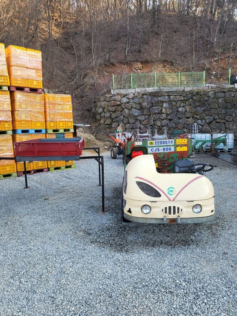 변재우님의 장터 판매 상품 [한성 퇴비살포기 운반차 판매합니다] 첨부 사진