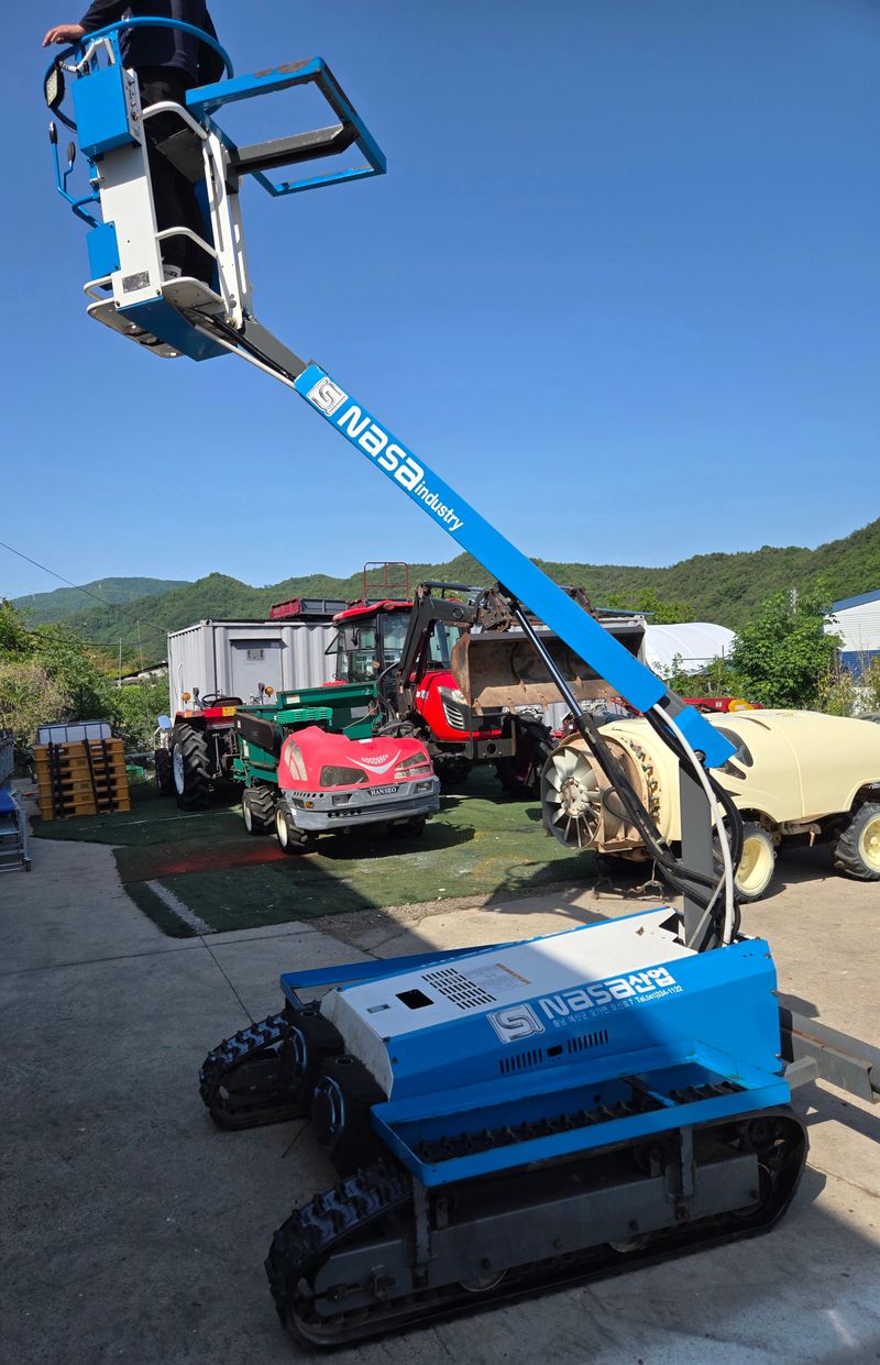 오뚜기(경북칠곡)님의 장터 판매 상품 [나사 전동 고소작업차] 첨부 사진