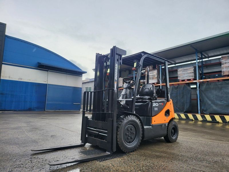 한효진님의 장터 판매 상품 [두산 2톤 디젤 중고지게차 자동발 장착!] 첨부 사진