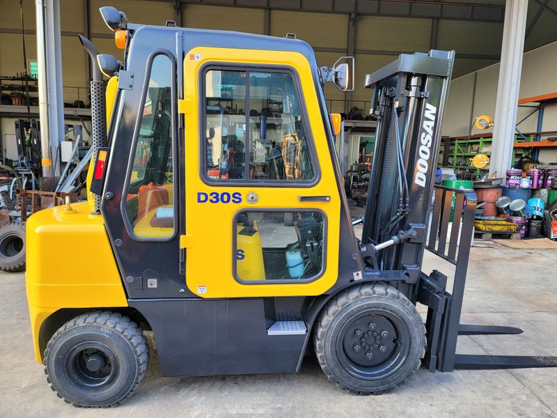 박진성님의 장터 판매 상품 [3톤 지게차 사이드쉬프트 ] 첨부 사진