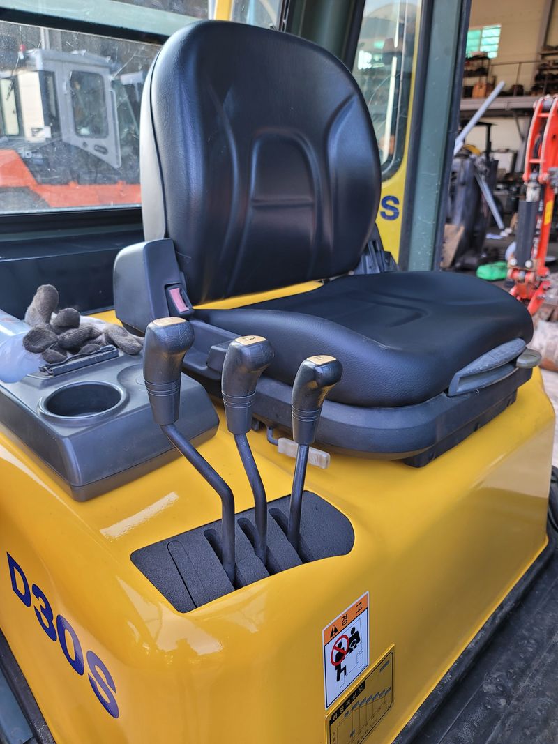 박진성님의 장터 판매 상품 [3톤 지게차 사이드쉬프트 ] 첨부 사진