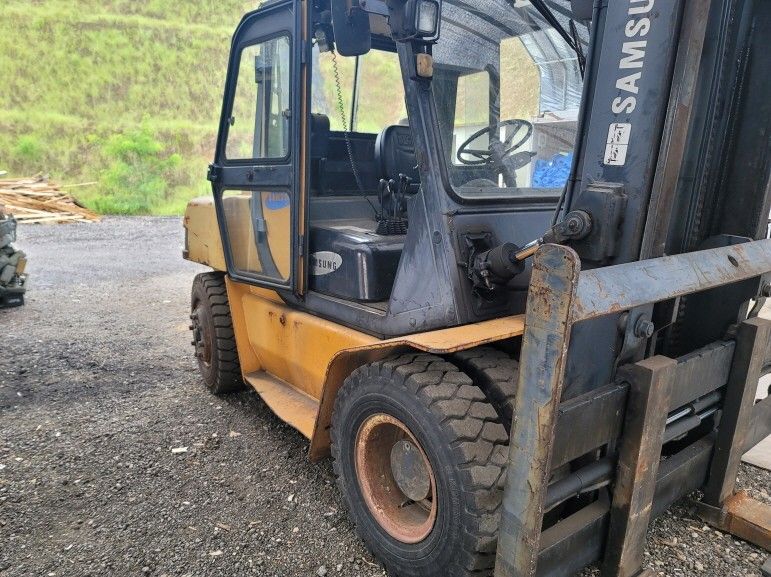 장터 상품 [클라크 7톤 지게차 ] 썸네일