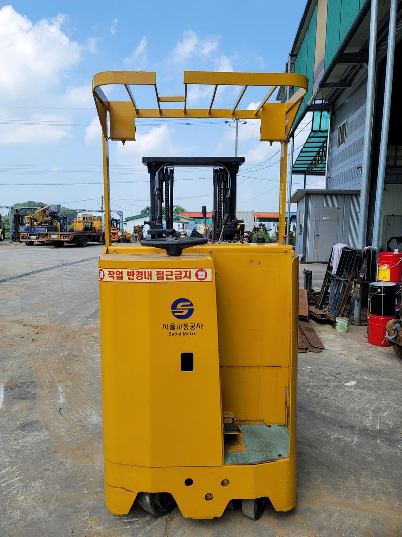 박진성님의 장터 판매 상품 [전동 입식 리치 지게차] 첨부 사진