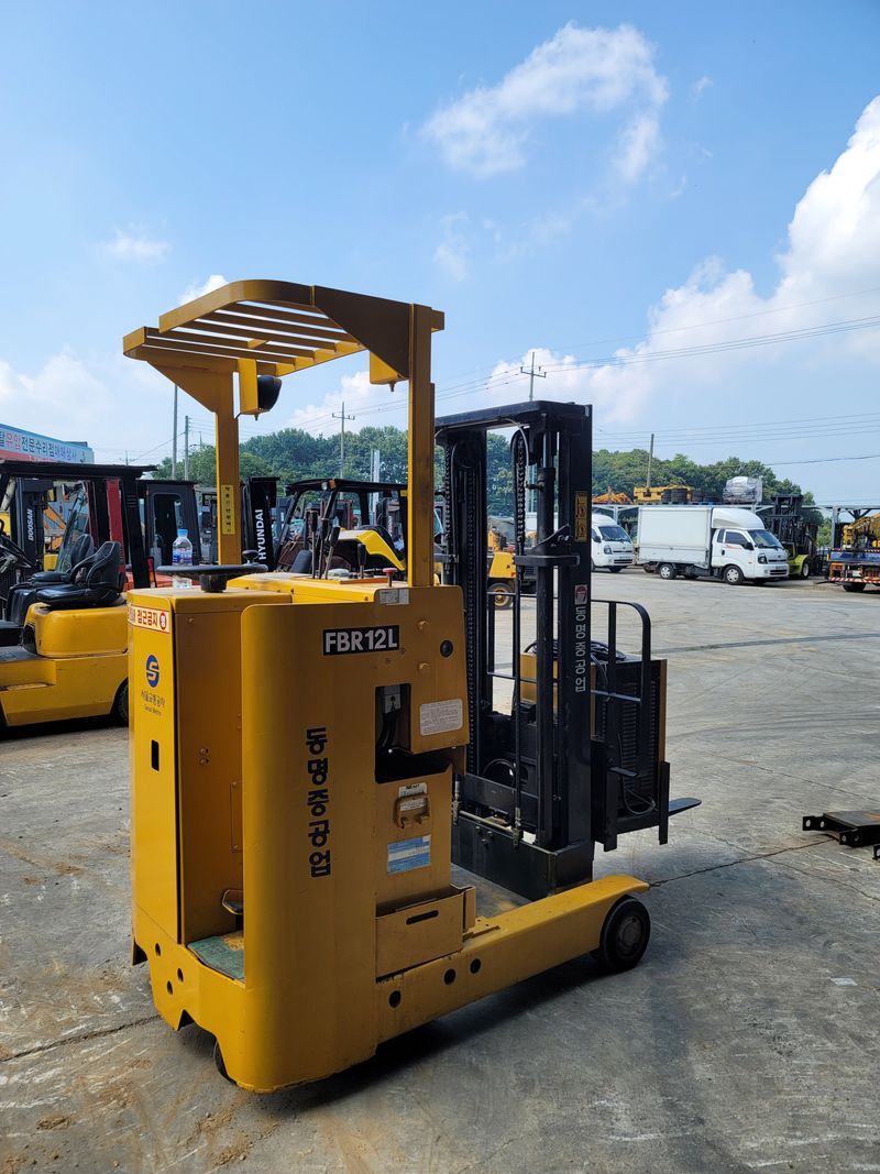 박진성님의 장터 판매 상품 [전동 입식 리치 지게차] 첨부 사진