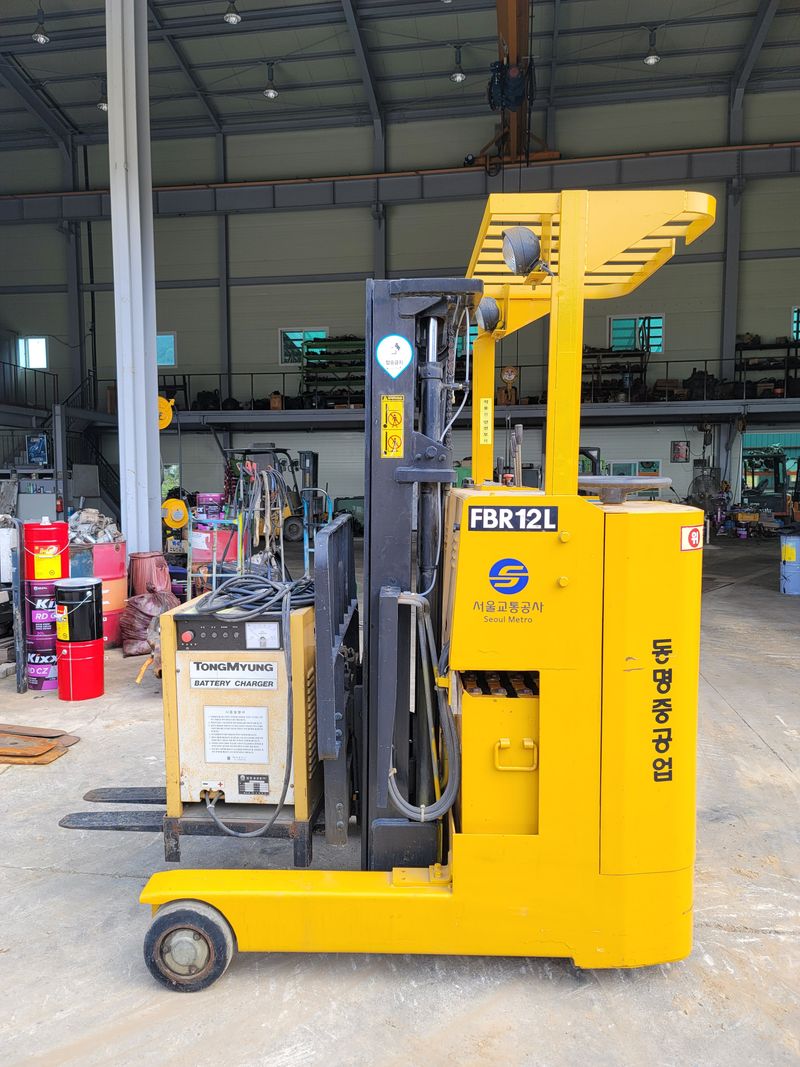 박진성님의 장터 판매 상품 [전동 입식 리치 지게차] 첨부 사진