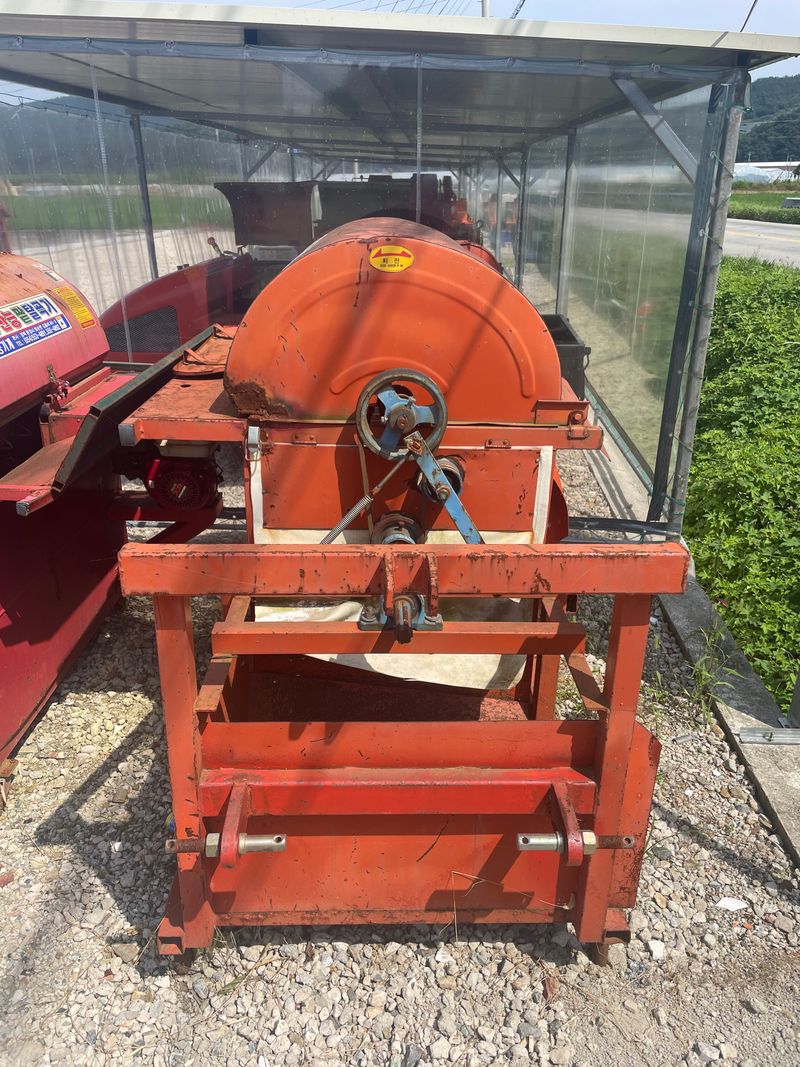 백상현님의 장터 판매 상품 [부흥 트렉터  탈곡기(((판매완료)))] 첨부 사진