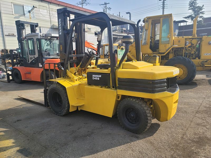 이재창님의 장터 판매 상품 [중고지게차 두산 4.5톤  지게차] 첨부 사진